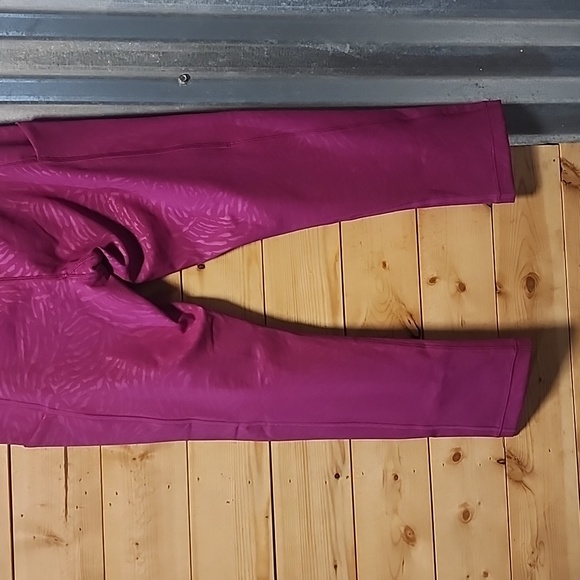 Athleta Stash Pocket Capri NEW Size XS - Picture 9 of 9